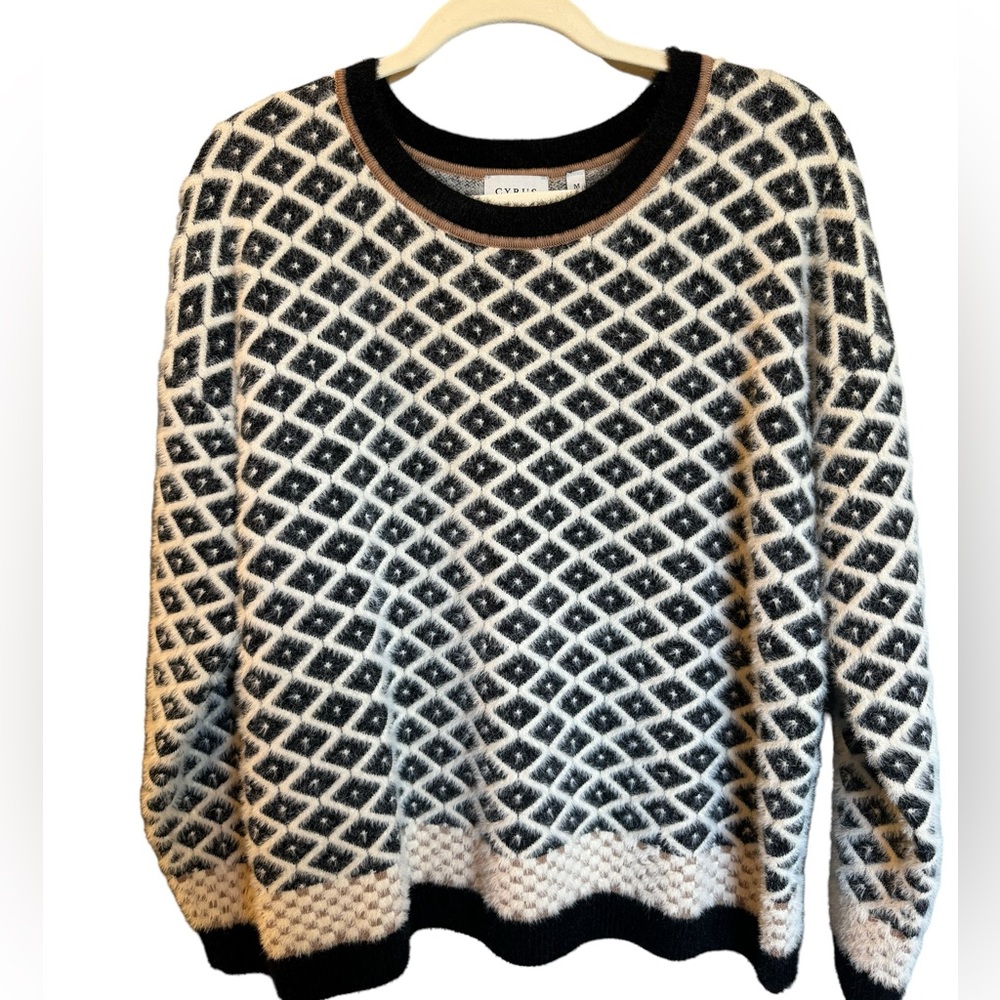 Cyrus Sweater. Size M.